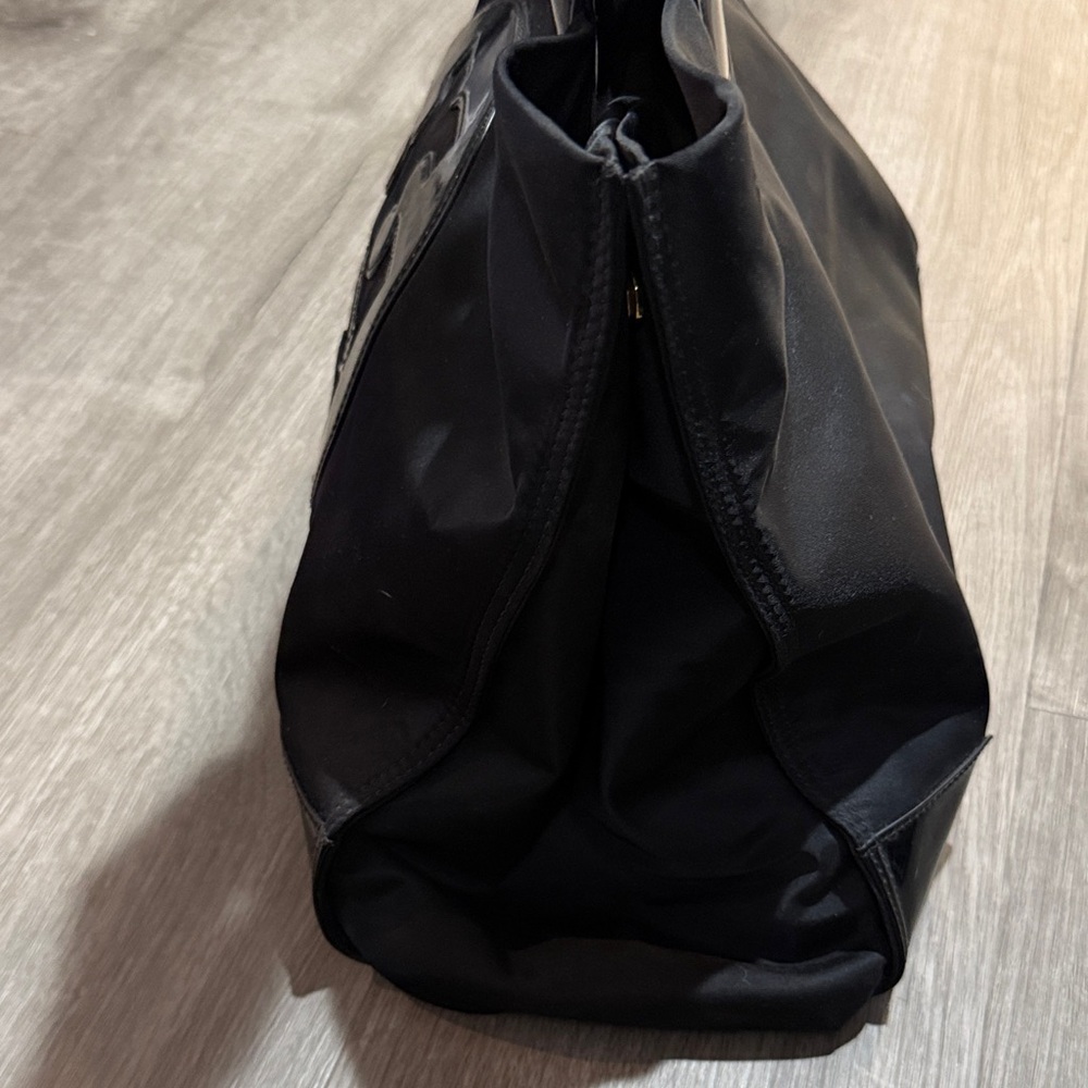 Tory Burch Ella Black Patent Leather and Large Nylon Tote Bag - Picture 5 of 8